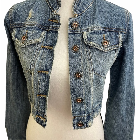 Z-G crop jean jacket distressed look. Size small Z-G crop jean distressed - Picture 2 of 6